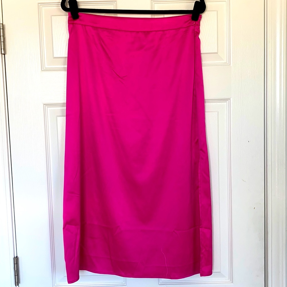 NWT Forever 21 Satin Slit MIDI Skirt.
